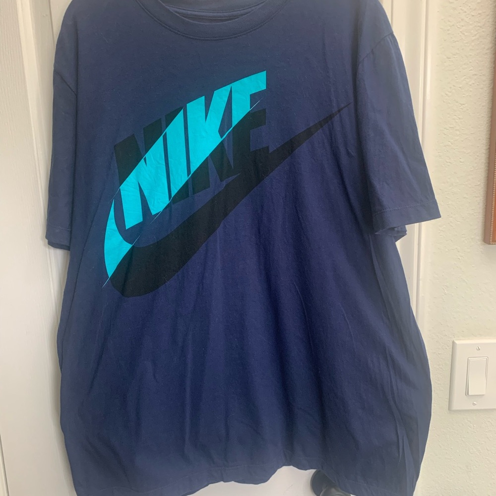 Nike Men's Navy and Teal Logo Tee